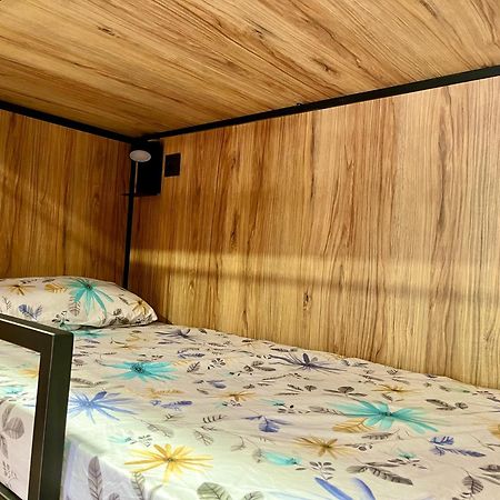 Velvet Hostel Madrid Extérieur photo