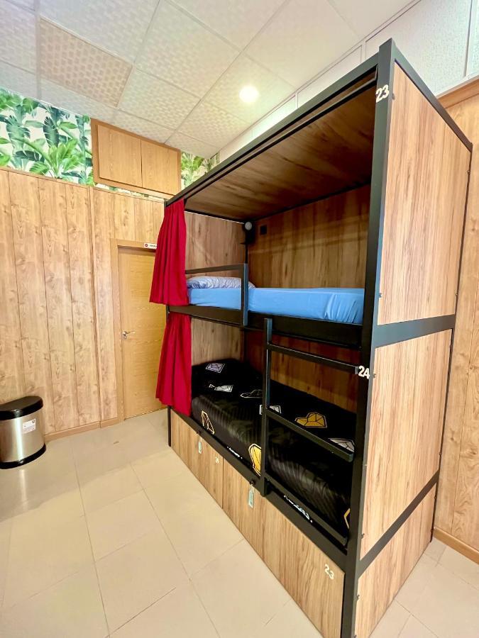 Velvet Hostel Madrid Extérieur photo