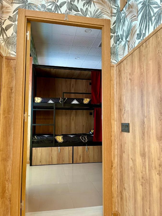 Velvet Hostel Madrid Extérieur photo