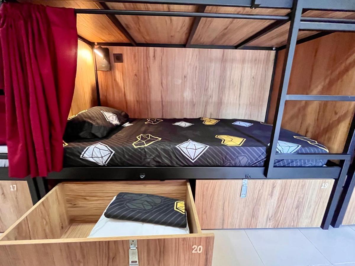 Velvet Hostel Madrid Extérieur photo