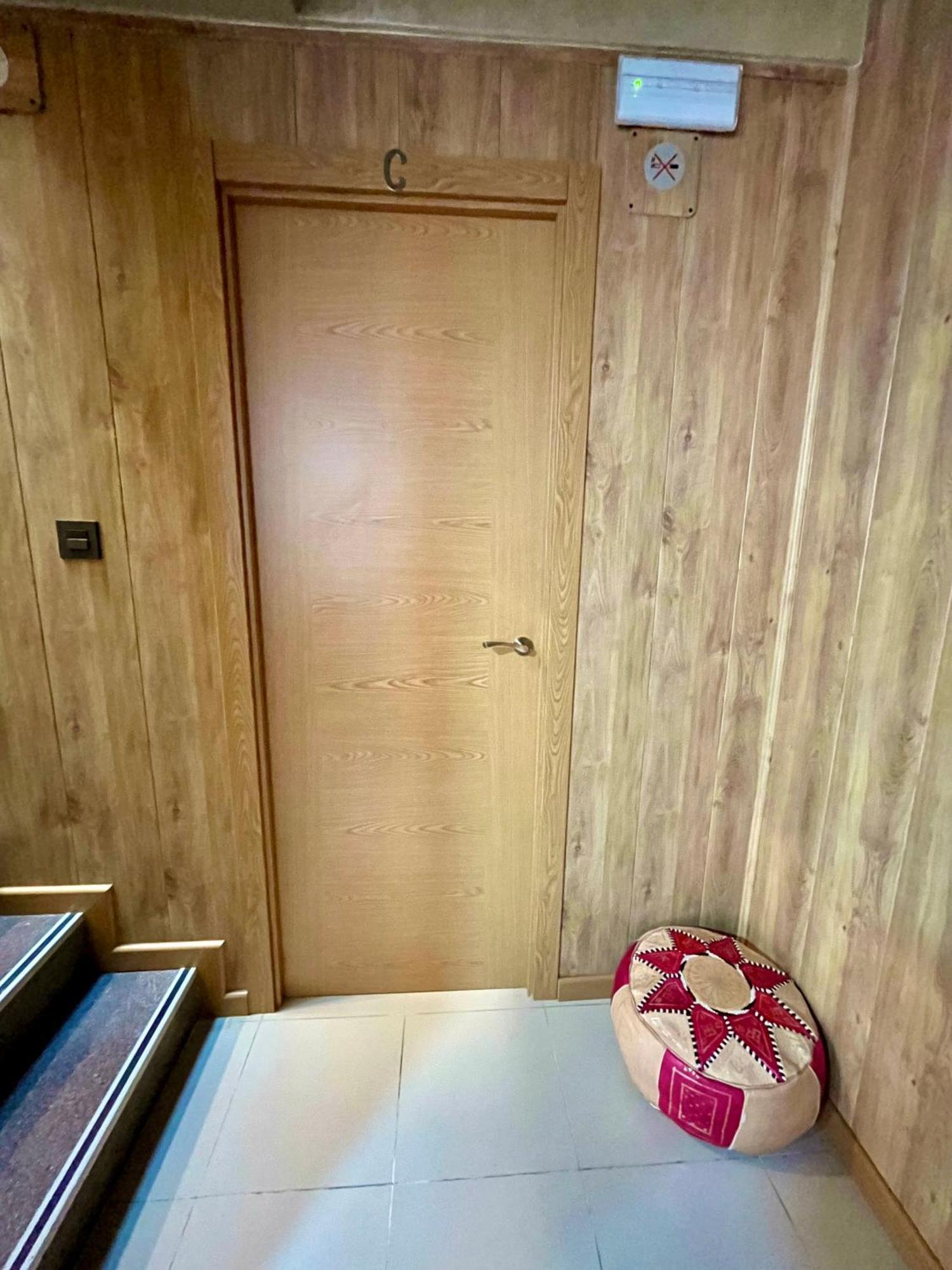 Velvet Hostel Madrid Extérieur photo